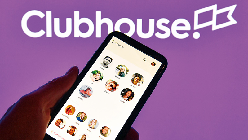 到底是語音版的臉書，還是能互動的音頻節目？Clubhouse為何暴紅，引發眾人討論。